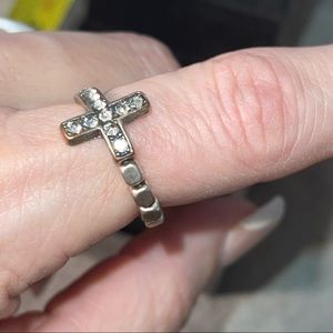 Stretchy cross ring, aged silver color